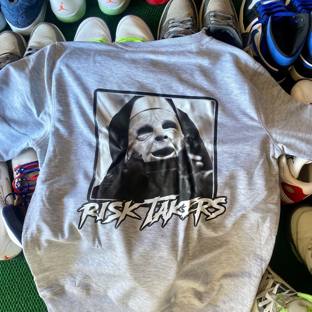 Gray Risk Takers ‘The Town’ Crewneck Size L